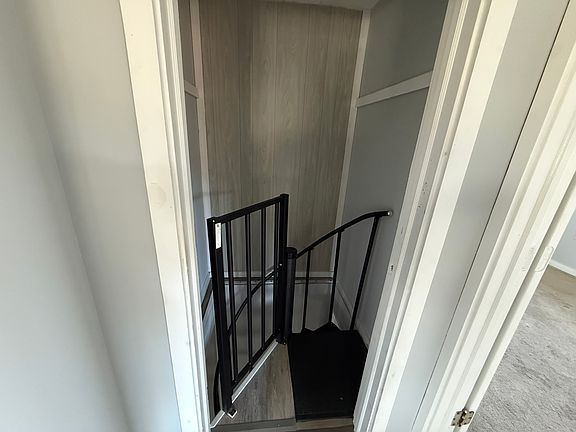 4th image of 13 N School St #13