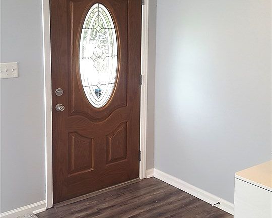 4th image of 423 Avon Ct