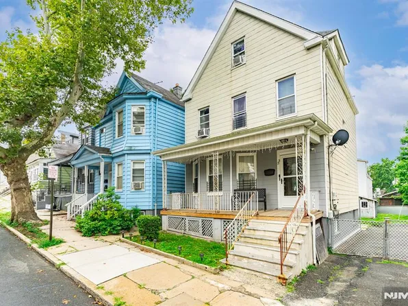 35 Grove Ter, Irvington, NJ 07111