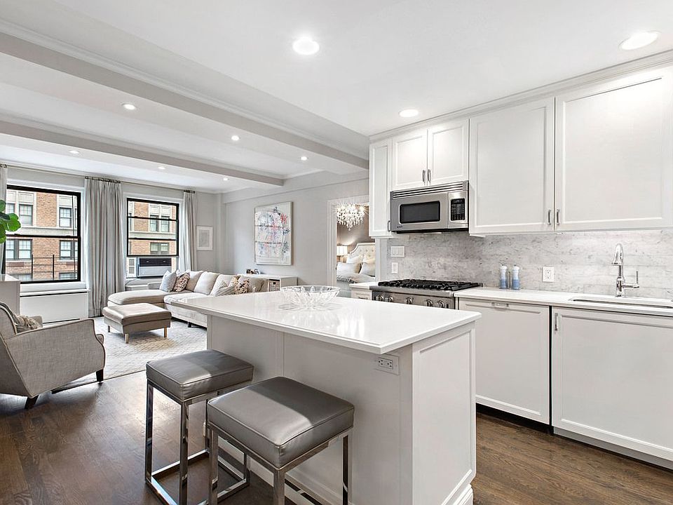 1st image of 34 W 72nd St #123