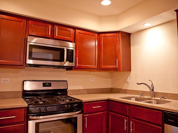 3rd image of 775 Pershing Ave APT 5-B