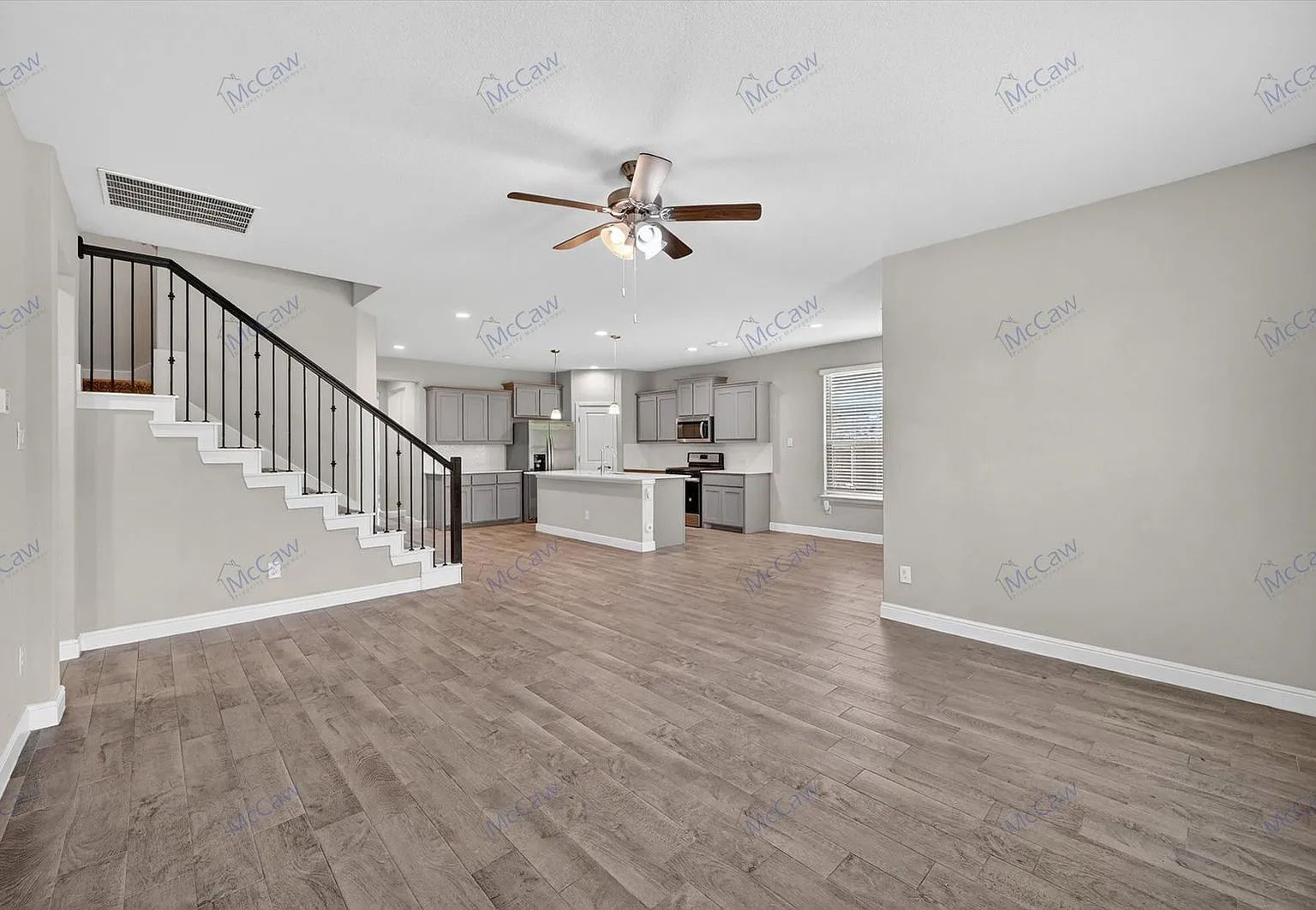 4 bed, 3.5 bath, 2830 sqft, $3,150 — Photo 2