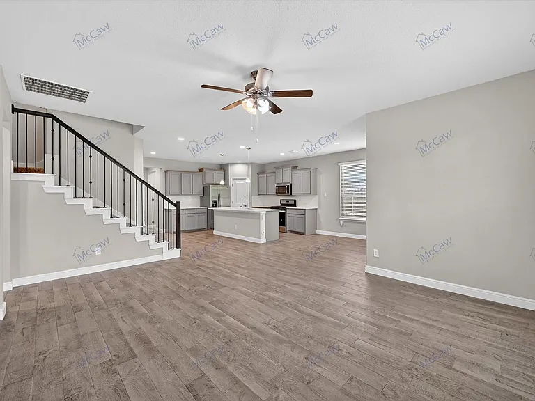 2521 Dunbarton Dr — Photo 2