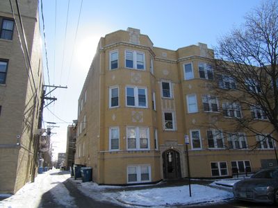 2251 W Rosemont Ave APT 1, Chicago, IL, 60659