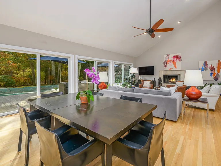 15 Fox Hollow Dr — Photo 5