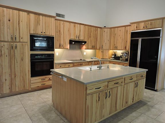 3rd image of 8629 S Los Feliz Dr
