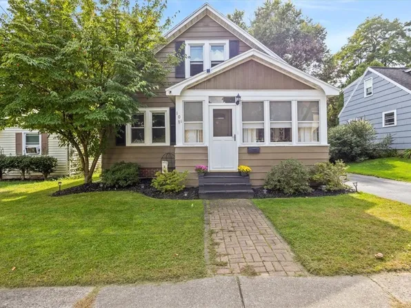 101 Holloway Rd, Rochester, NY 14610