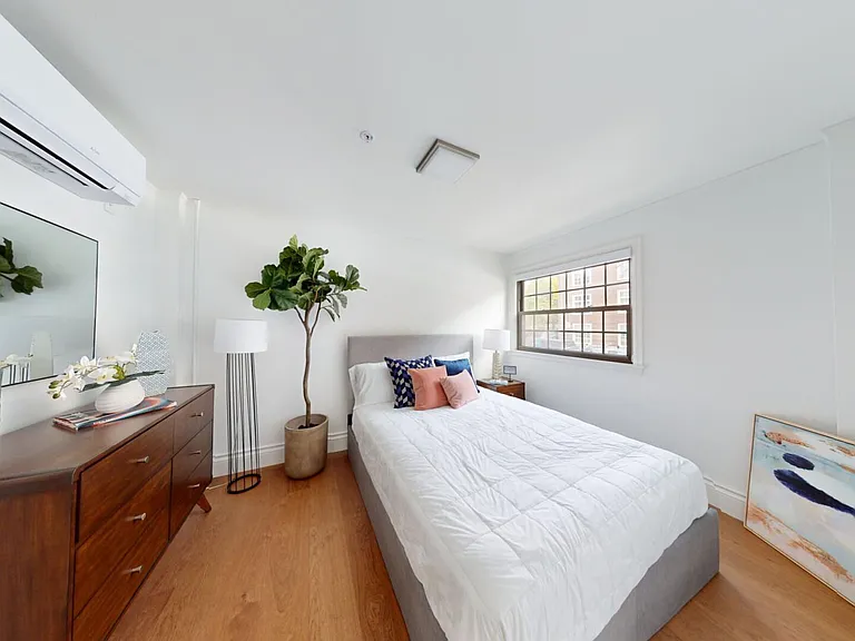 1202 Massachusetts Ave — Photo 9