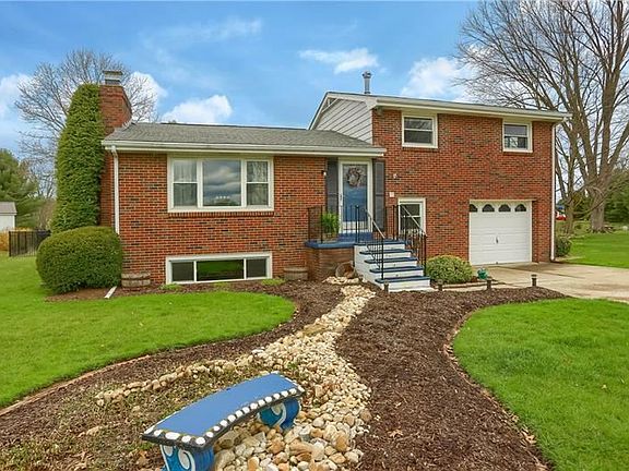 3rd image of 203 Greenwood Dr