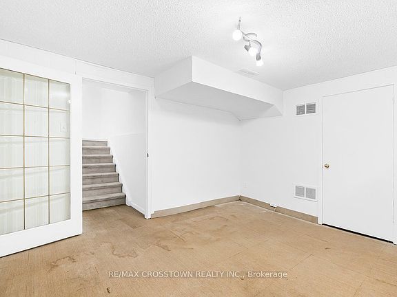 5th image of 627 Rathburn Rd #20