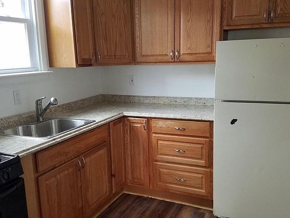 5th image of 805 Selma St Floor 2