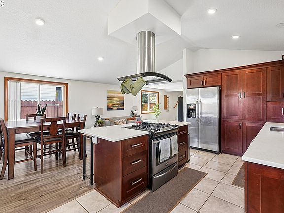5th image of 2407 SE 93rd Ave