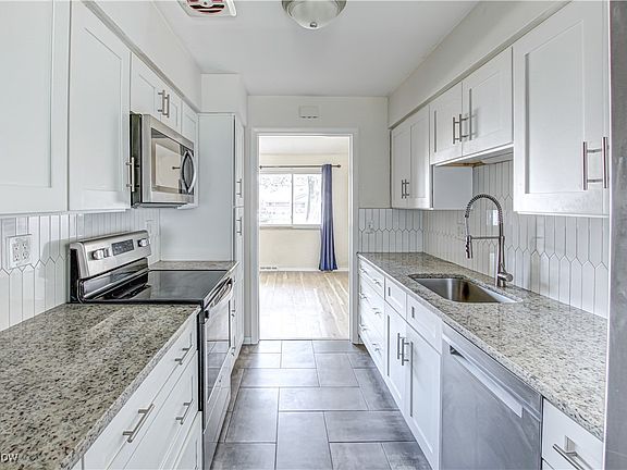 2nd image of 25315 Clubside Dr #6