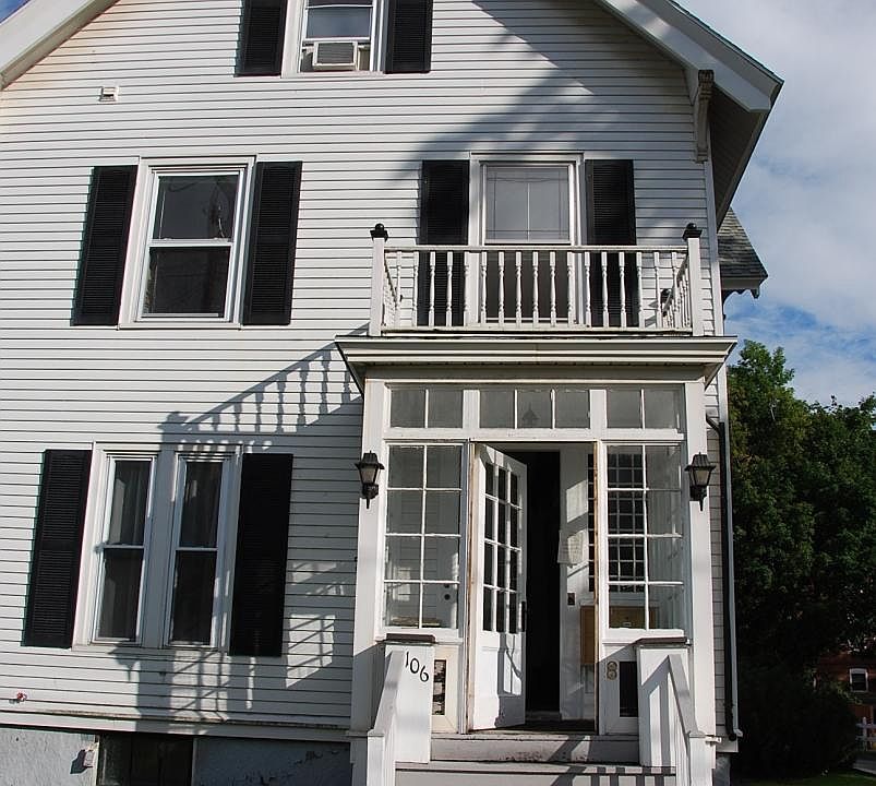 Front view of property