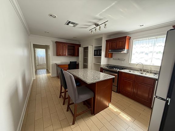 Kitchen with Bar