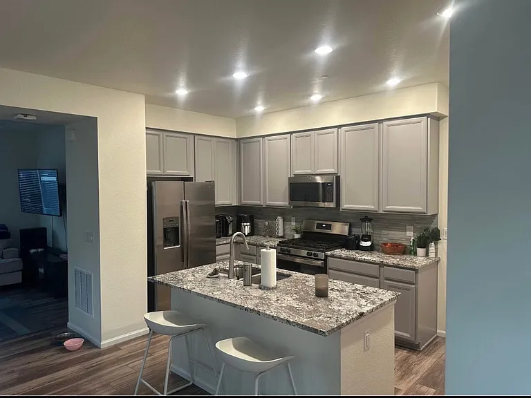 417 Zeppelin Way — Photo 1