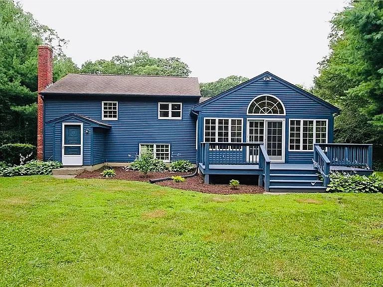 5 bed, 1.5 bath, 1915 sqft, $5,000 — Photo 2