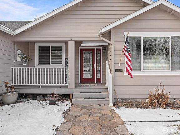 2nd image of 1514 S Eastlake Drive