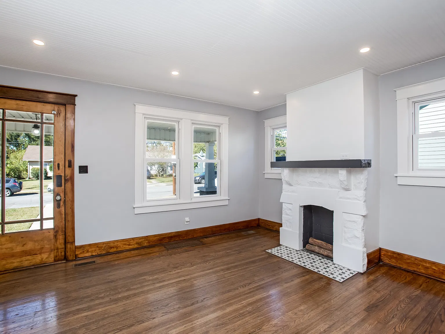 1125 Stockell St — Photo 3