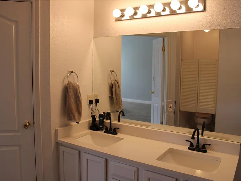16205 Glorious Ln — Photo 14