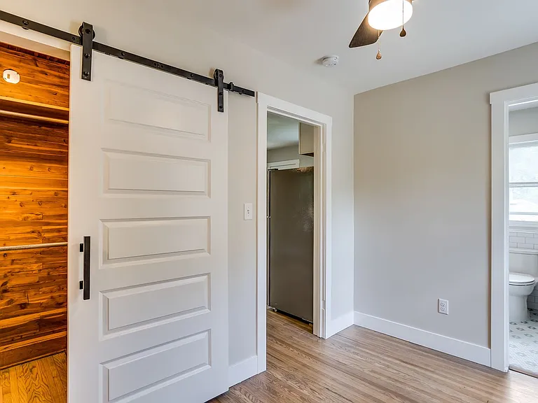 338 N Quentin St — Photo 27