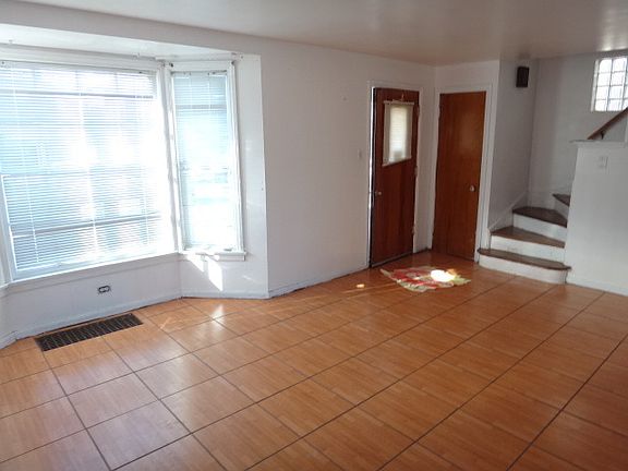 4th image of 3329 S 59th Ave