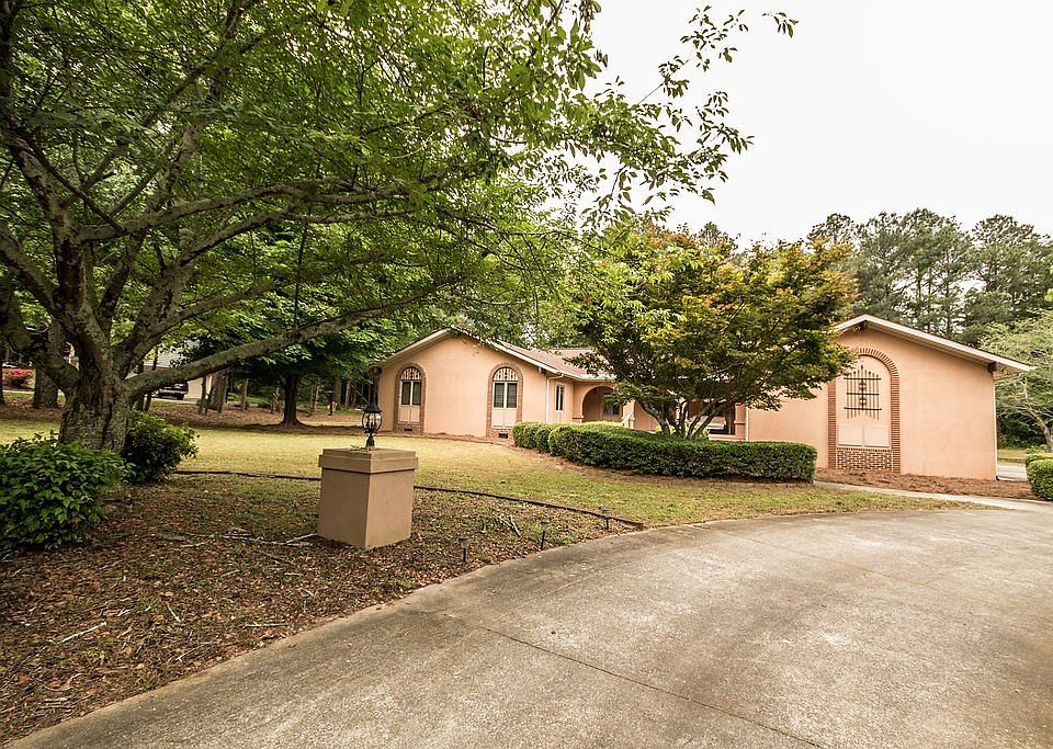 2nd image of 179 Highland Way
