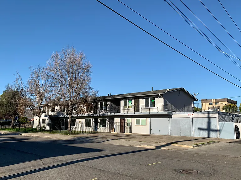 250 N Cedar St #F — Photo 2
