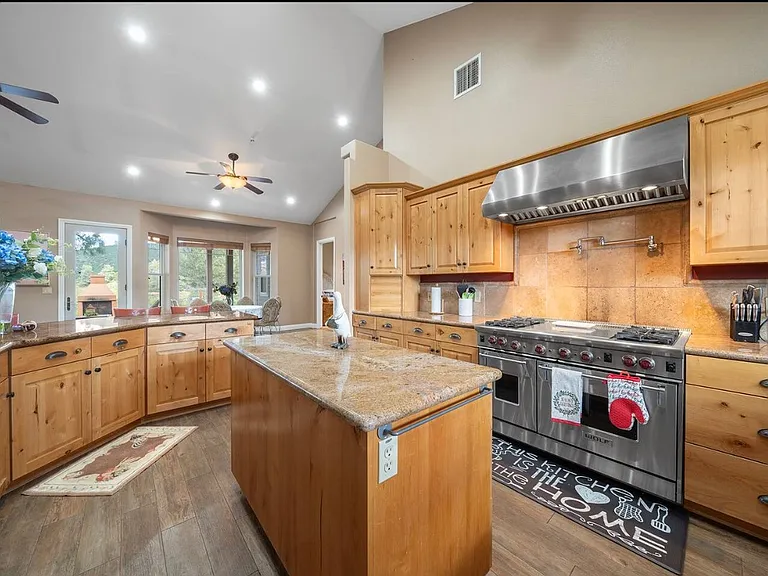 18087 Newview Dr — Photo 18