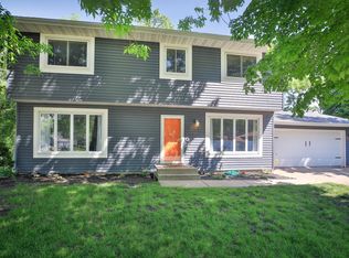 12 Crestview Bay, Faribault, MN 55021