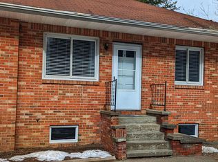 5 Mountain View Dr APT 3, Averill Park, NY 12018