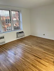 Rented by K & O Realty Associates Inc.
