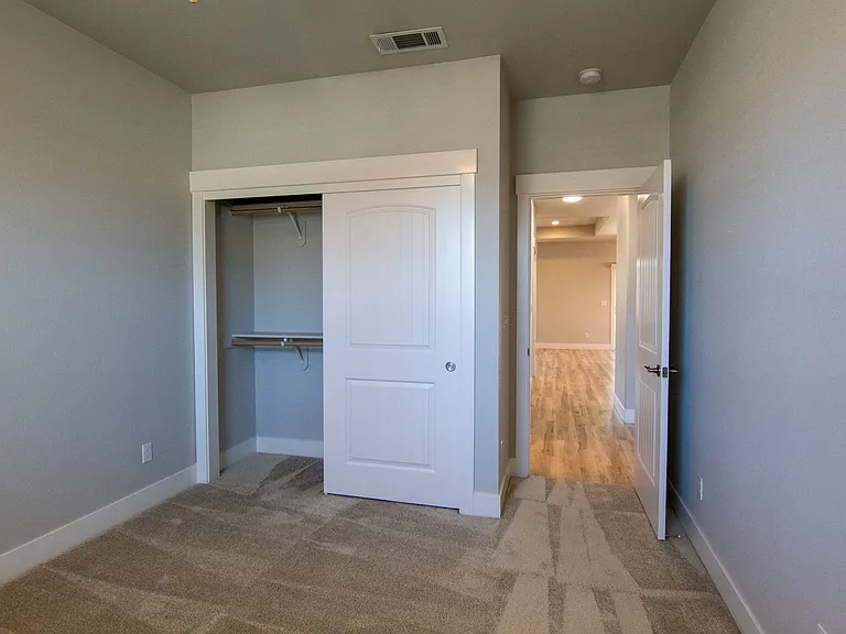 6053 Fallworth Dr — Photo 15