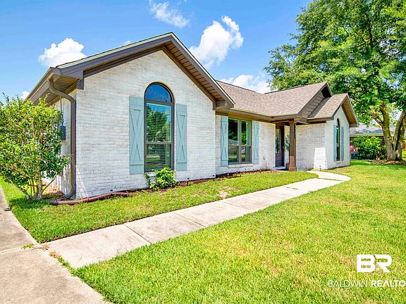 3rd image of 24597 Tarpon Ln