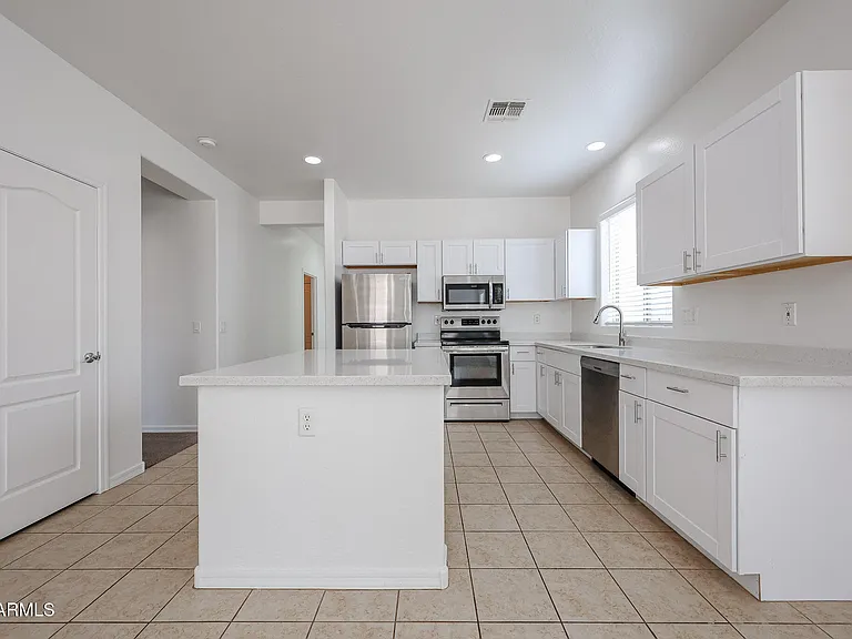 41298 W Parkhill Dr — Photo 17