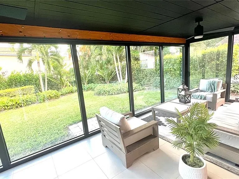 4836 Napoli Dr — Photo 15