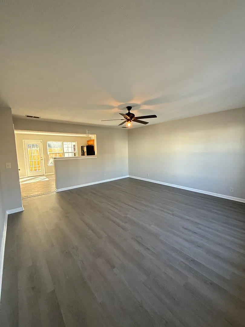 345 Shoshone Place — Photo 2
