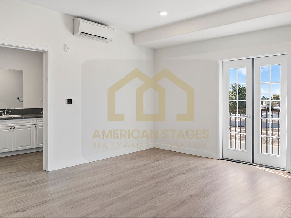 1st image of 101 N Broadway St #11279956