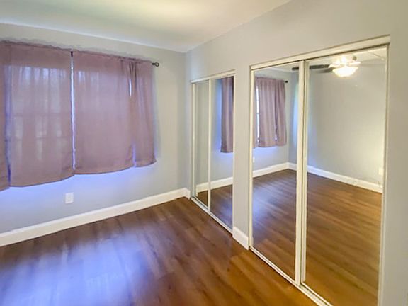 4th image of 2050 OLEANDER Boulevard #7-206