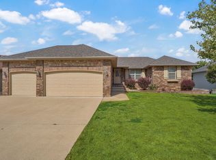 1140 S Erika Avenue, Springfield, MO 65802
