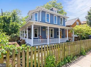 3215 Perry St, Mount Rainier, MD 20712