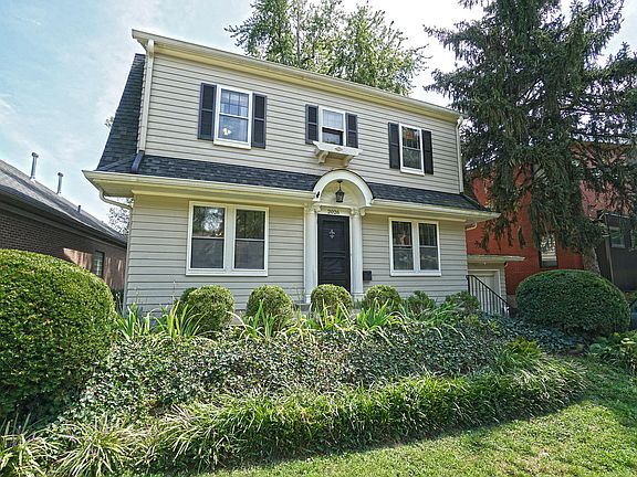2nd image of 2026 Lakeside Dr