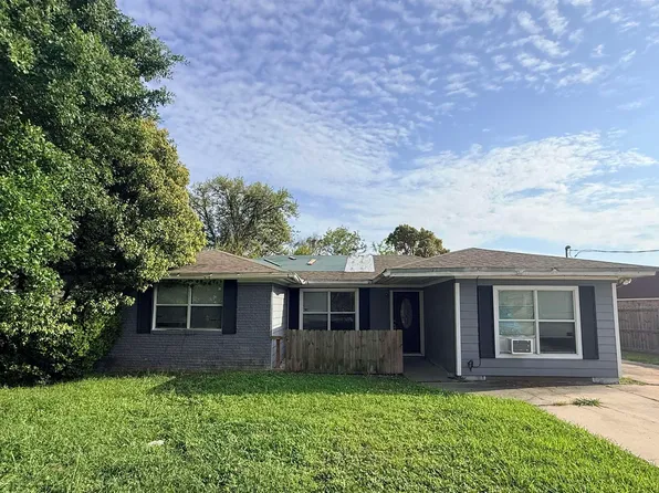 160 Roberts Ave, Bridge City, TX 77611