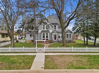 125 E 2nd St, Blue Earth, MN 56013