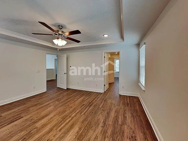886 Castor Dr — Photo 12