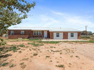 217 Avenue X, Levelland, TX 79336