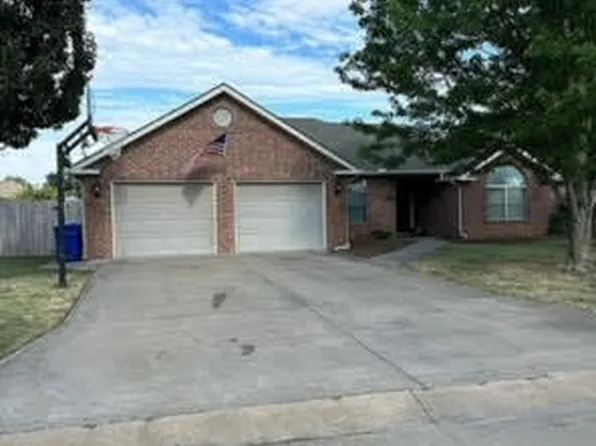 2418 Birch Ct, Miami, OK 74354