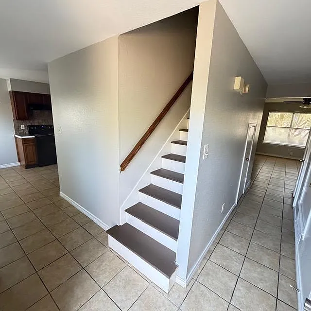708 Champion Court — Photo 3
