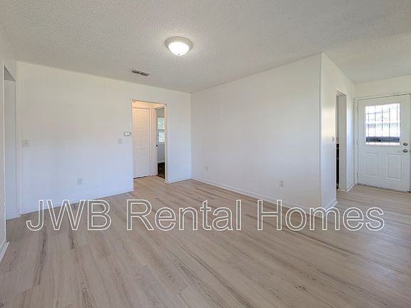 4th image of 3122 W 20th St