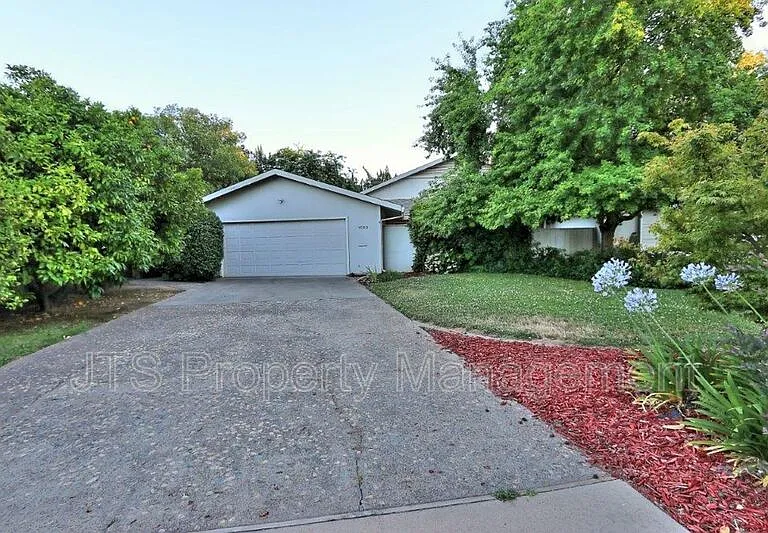 1060 Sand Bar Cir — Photo 90